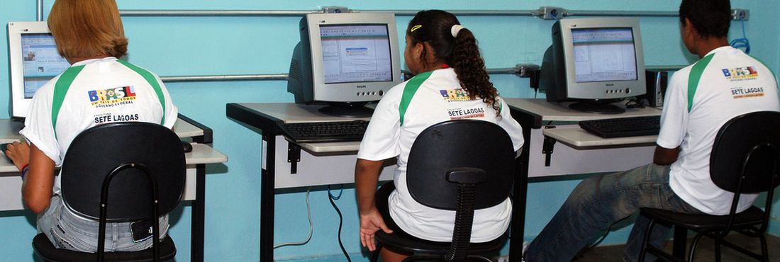 Imagem - Telecentros promovem inclusão digital nas comunidades Telecentros promovem inclusão digital nas comunidades