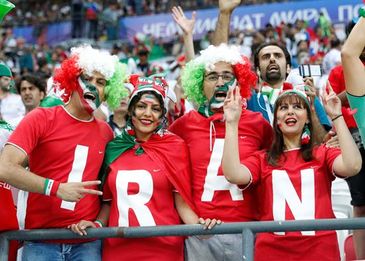 Torcedoras acompanha jogo entre IrÃ£ e Espanha na Copa da RÃºssia