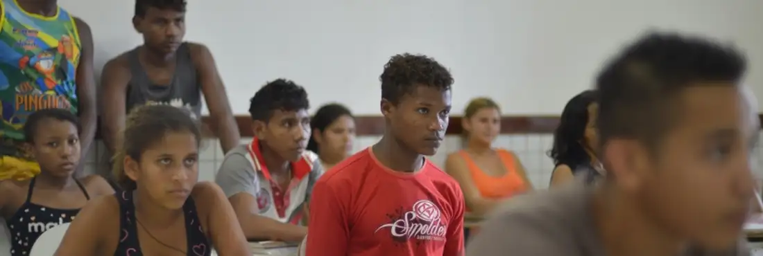 Jovens Quilombolas de Codó MA O Enem e as cotas sociais e raciais facilitam o acesso à universidade, mas, para o jovem quilombola, faltam ainda condições financeiras para se manter na cidade
