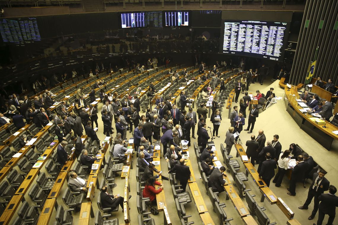 Valter Campanato/Agência Brasil O presidente do Senado, Eunício Oliveira durante sessão plenária, para apreciar e votar o projeto da Lei de Diretrizes Orçamentárias (LDO) para 2019