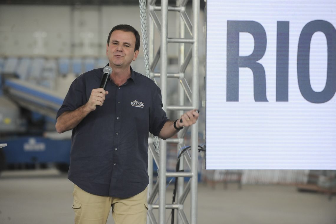 Tânia Rêgo/ Agencia Brasil Prefeito Eduardo Paes, e o presidente do Comitê Rio 2016, Carlos Arthur Nuzman, recebem jornalistas, no Parque Olímpico da Barra da Tijuca, para agenda que marca um ano para os Jogos Olímpicos (Tânia Rêgo/Agência Brasil)