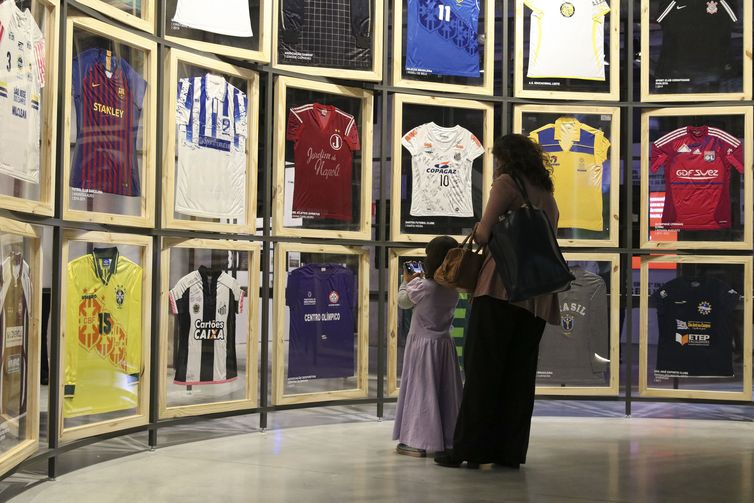 Exposição Contra-ataque! As Mulheres do Futebol, no estádio do Pacaembu.