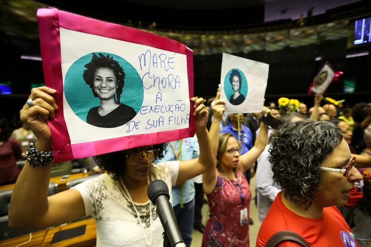 Marcelo Camargo/Agência Brasil Brasília - Câmara dos Deputados realiza sessão solene em memória e solidariedade à vereadora Marielle Franco e ao motorista Anderson Gomes, assassinados na noite de quarta-feira (14), no centro do Rio de Janeiro (Marcelo Camargo/Agência
