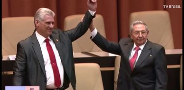 Miguel Díaz-Canel toma posse como presidente de Cuba