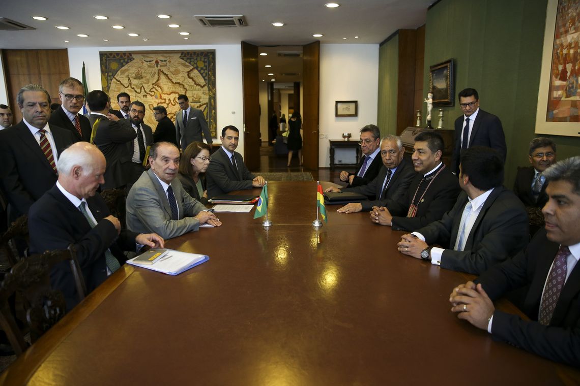 Marcelo Camargo/Agência Brasil Brasília - O ministro das Relações Exteriores, Aloysio Nunes Ferreira, se reúne com o ministro das Relações Exteriores da Bolívia, Fernando Huanacuni, no Palácio Itamaraty (Marcelo Camargo/Agência Brasil)