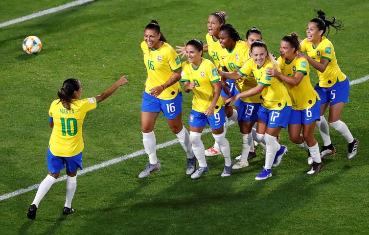 Marta marca o 16º gol em Copas do Mundo. 