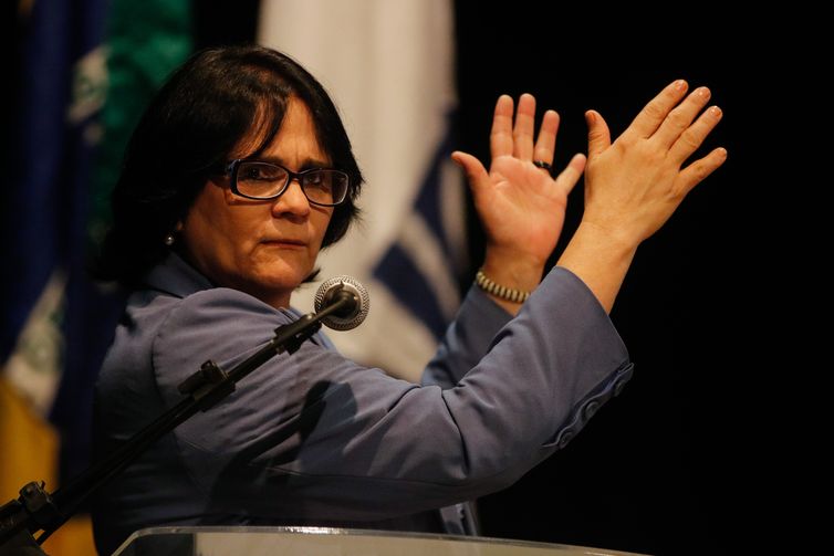 A ministra da Mulher, Família e Direitos HumanosDamares Alves, participa do evento “BNDES com ‘S’ de Social e de Saneamento”