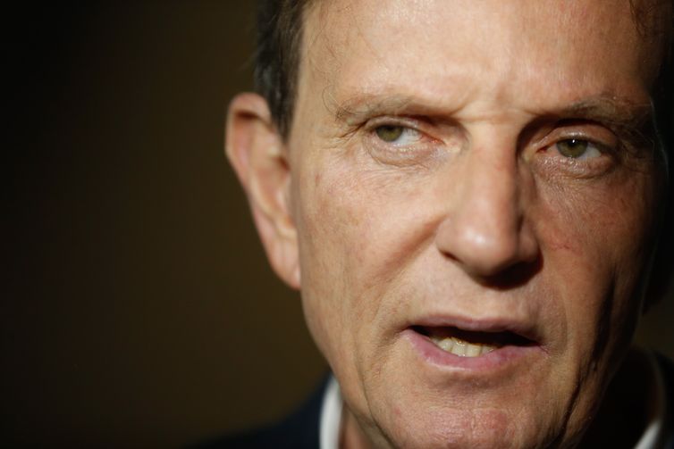 - Os pedidos foram apresentados após reunião de Crivella com pastores evangélicos no Palácio da Cidade, quando o prefeito teria prometido benefícios aos