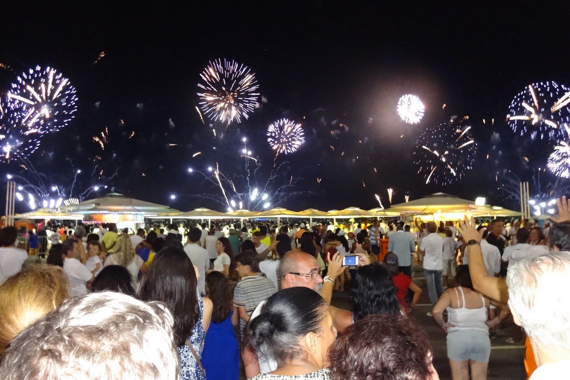 Nielmar de Oliveira/Repórter da Agência Brasil Cerca de dois milhões de pessoas fazem do Réveillon de Copacabana o maior do mundo