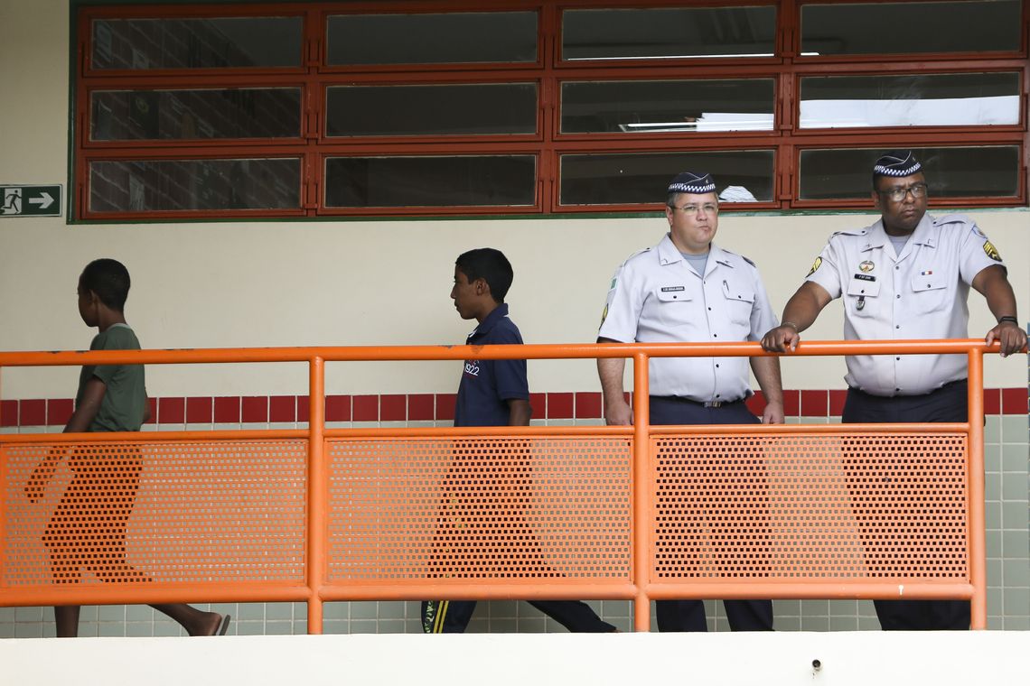 Marcelo Camargo/Agência Brasil Primeiro dia de aulas no CED 01 da Estrutural, uma das escolas públicas do DF onde foi implementado o modelo cívico-militar.