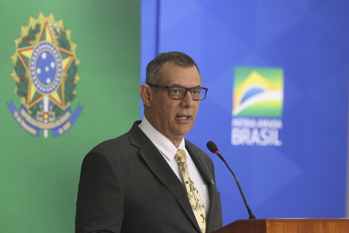 O porta-voz da Presidência da República, Otávio Rêgo Barros, fala à imprensa, no Palácio do Planalto