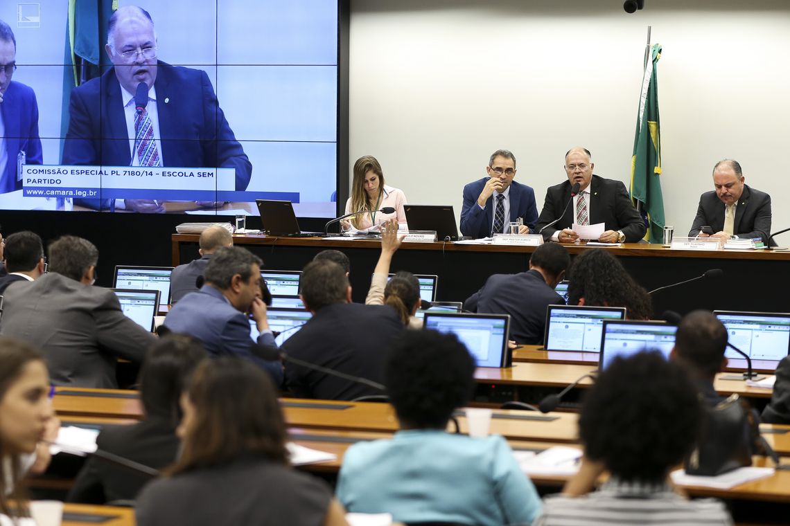 Marcelo Camargo/Agência Brasil A Comissão Especial da Câmara que analisa o projeto de lei sobre a Escola sem Partido se reúne para discussão da matéria.