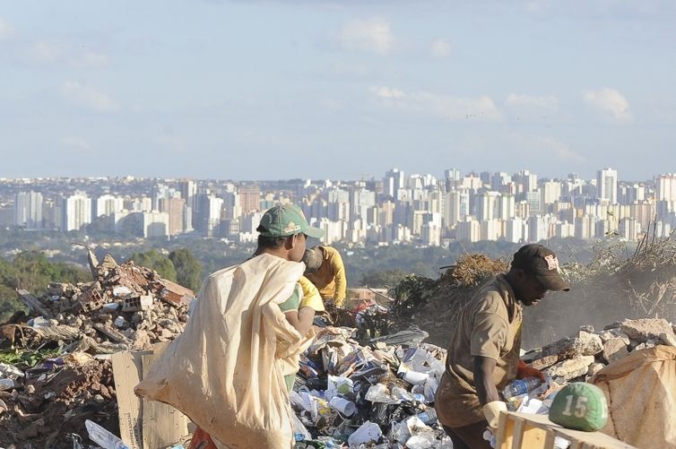Recursos aplicados em limpeza urbana crescem no país