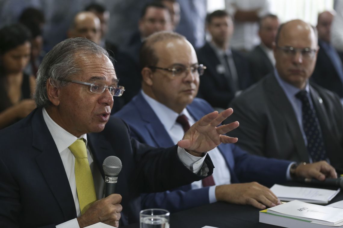 O ministro da Economia, Paulo Guedes, os governadores do DF, Ibaneis Rocha e do Rio de Janeiro, Wilson Witzel participam da reunião extraordinária no Fórum de Governadores.