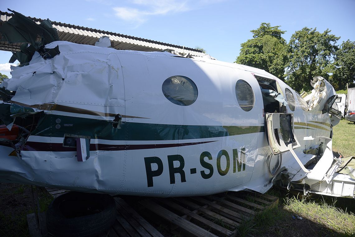 Tomaz Silva/Agência Brasil Rio de Janeiro - Destroços da aeronave que caiu no mar de Paraty e matou o ministro do STF Teori Zavascki e mais quatro pessoas em 19 de janeiro de 2017 (Tomaz Silva/Agência Brasil)