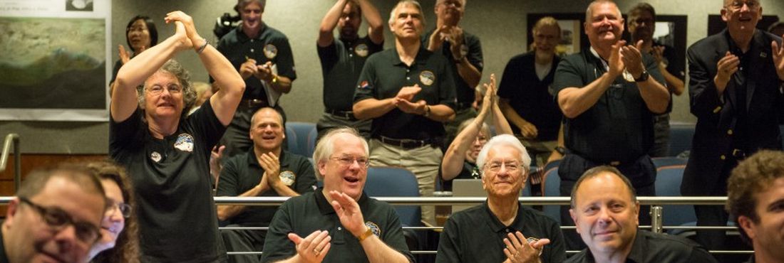 Cientistas da Nasa comemoram aproximação máxima da Sonda New Horizons de Plutão