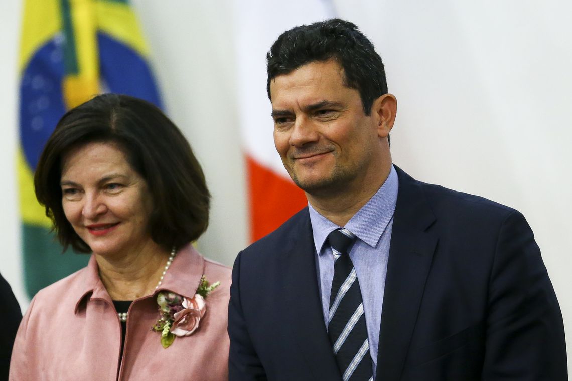 Marcelo Camargo/Agência Brasil A procuradora-geral da República, Raquel Dodge, e o ministro da Justiça e Segurança Pública, Sergio Moro, participam do seminário Diálogos Brasil-França: Persecução Penal e Gestão de Ativos, no Ministério da Justiça.