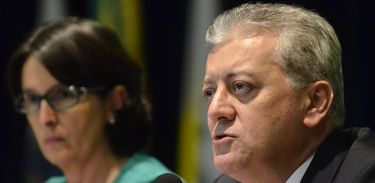 O presidente da Petrobras, Aldemir Bendine, e diretores da empresa apresentam o Plano de Negócios e Gestão para 2015 a 2019 (Fernando Frazão/Agência Brasil)