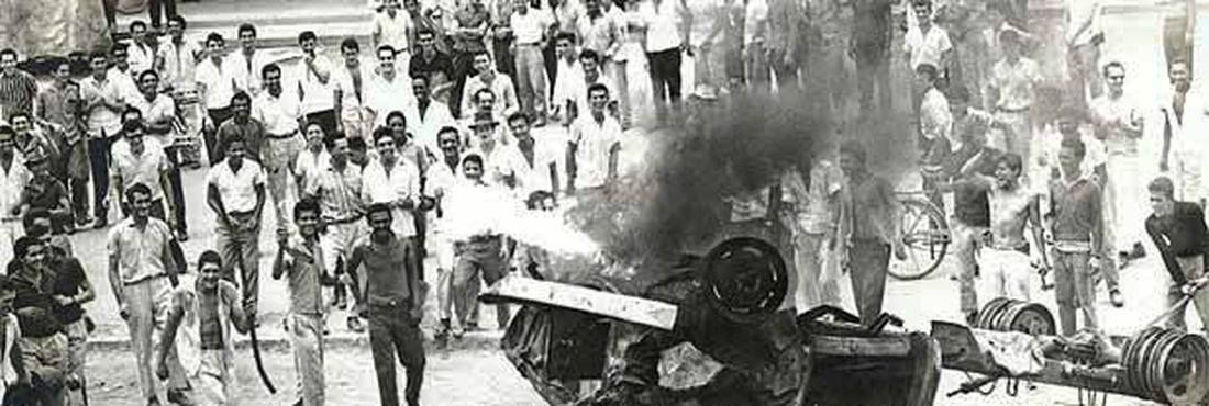 caminhão revirado após massacre em Ipatinga caminhão revirado após massacre em Ipatinga
