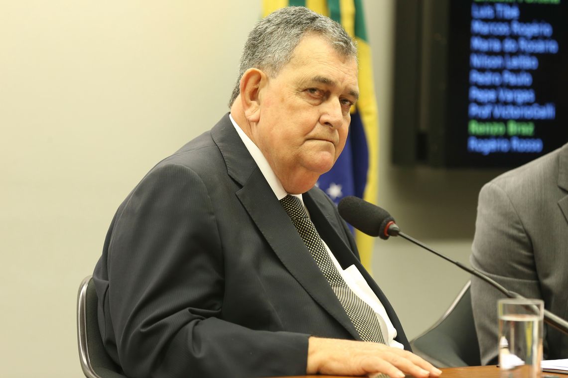 Valter Campanato/Agência Brasil Brasília - O deputado Arnaldo Farias de Sá coordena reunião de instalação da Comissão Especial sobre Teto Remuneratório para Cartórios (Valter Campanato/Agência Brasil)