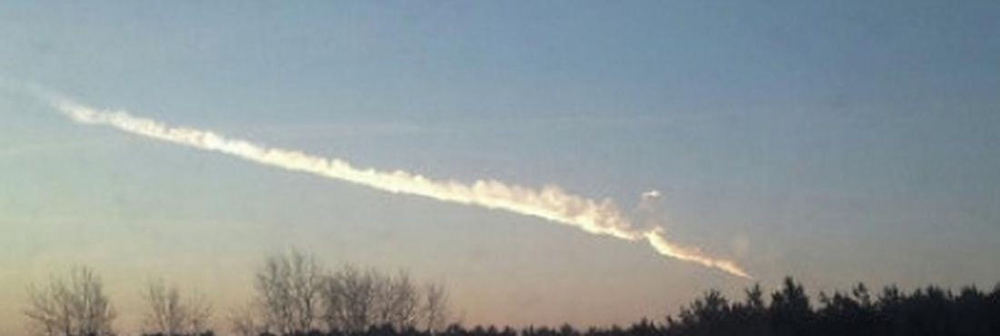 Meteoro meteorito Rússia Queda de meteorito deixou pelo menos 400 feridos em Tchelyabinsk, na Rússia, nesta sexta-feira