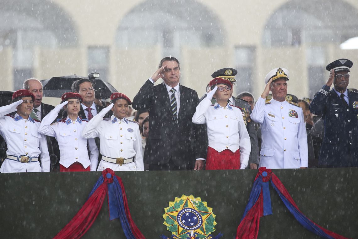 Antonio Cruz/Agência Brasil Presidente da República, Jair Bolsonaro durante Cerimônia Comemorativa do Dia do Exército, com a Imposição da Ordem do Mérito Militar e da Medalha do Exército Brasileiro.