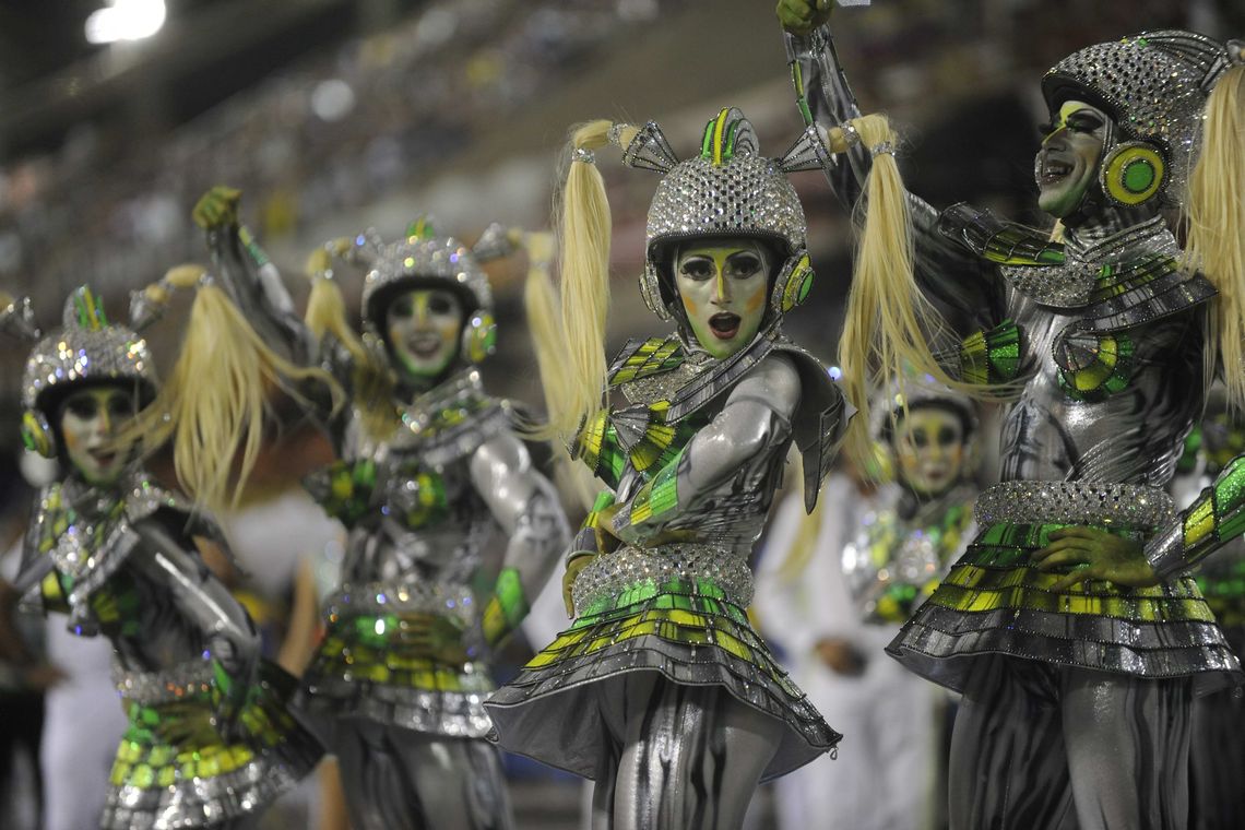 Tania Rego Rio de Janeiro - Escolas de samba do Grupo Especial se apresentam no Sambódromo da Marquês de Sapucaí, no segundo dia de desfiles (Fernando Frazão/Agência Brasil)