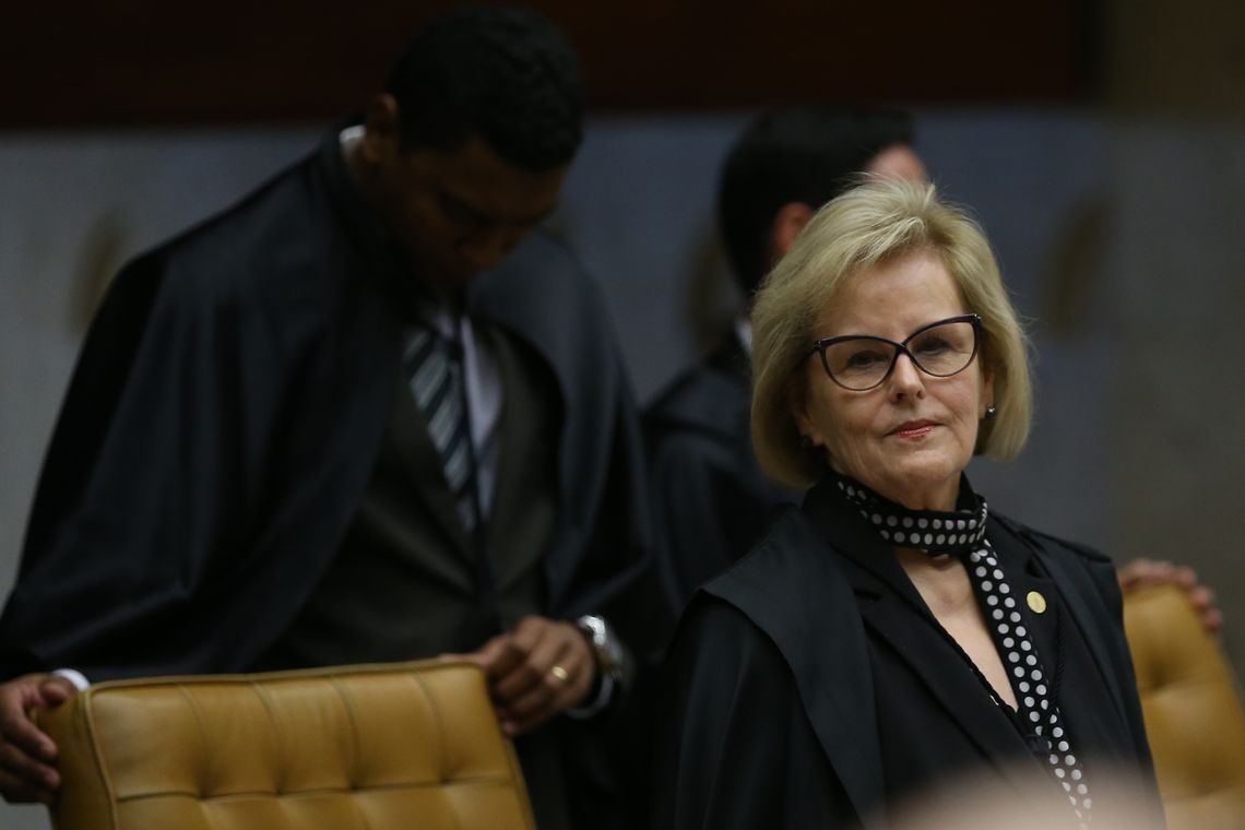 José Cruz/Agência Brasil Brasília - A ministra do Supremo Tribunal Federal Rosa Weber durante julgamento do pedido de habeas corpus do ex-presidente Lula (José Cruz/Agência Brasil)