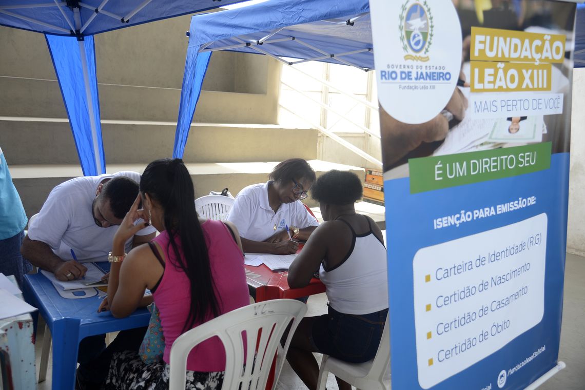 Tânia Rêgo/Agência Brasil O Dia do Trabalhador é comemorado com ações sociais no bairro do Caju, Zona Portuária da cidade do Rio de Janeiro.