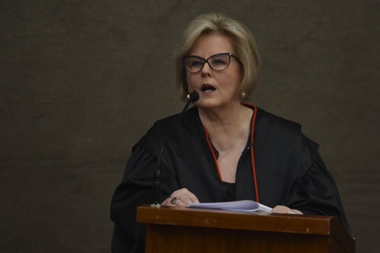 A presidente do Tribunal Superior Eleitoral (TSE), ministra Rosa Weber, discursa na cerimônia de diplomação do presidente eleito, Jair Bolsonaro, no TSE.