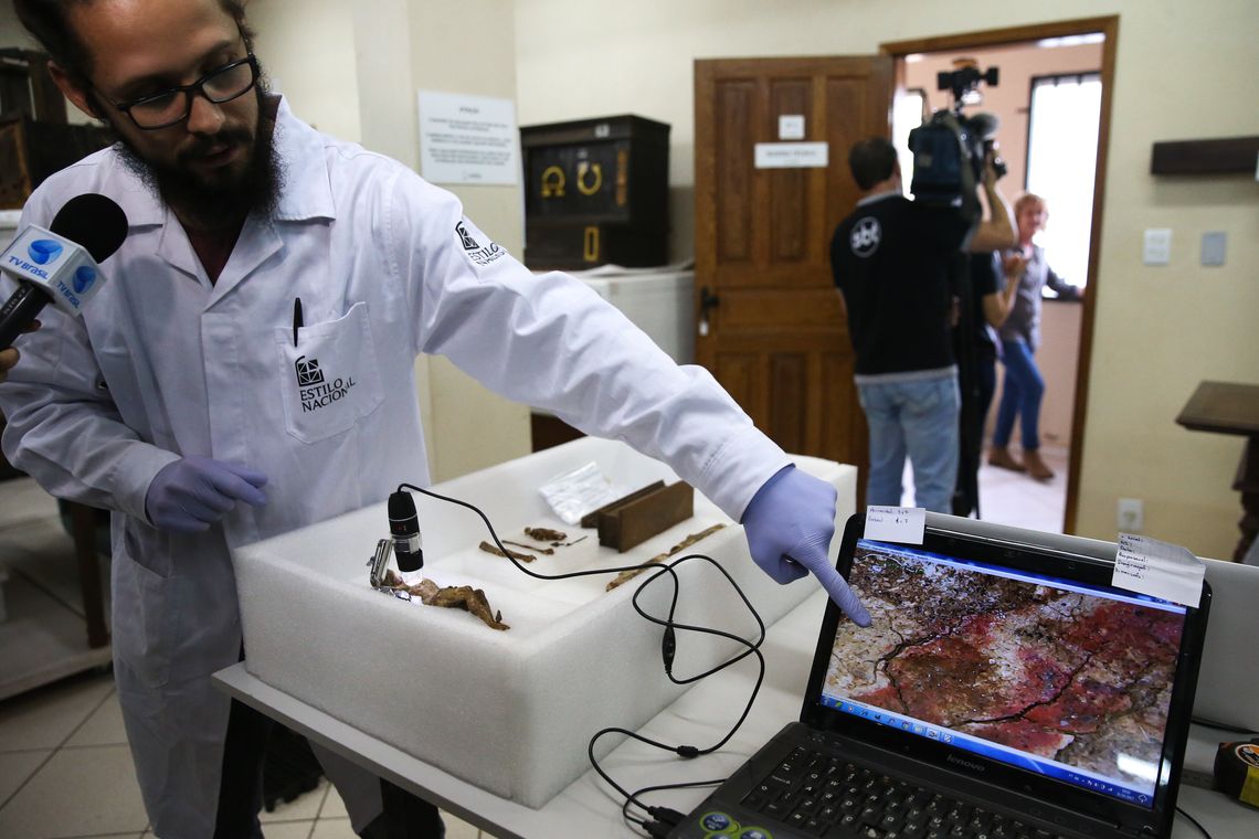 José Cruz/Agência Brasil Mariana (MG) - Laboratório restaura peças religiosas dos municípios atingidos pela lama da Barragem de Fundão, da mineradora Samarco, que rompeu há dois anos (José Cruz/Agência Brasil)