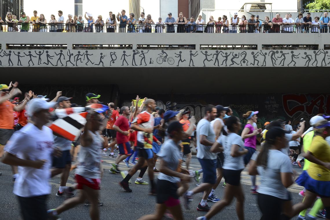 Rovena Rosa/Agência Brasil São Paulo - 92ª Corrida Internacional de São Silvestre, na Avenida Paulista, região central.(Rovena Rosa/Agência Brasil)