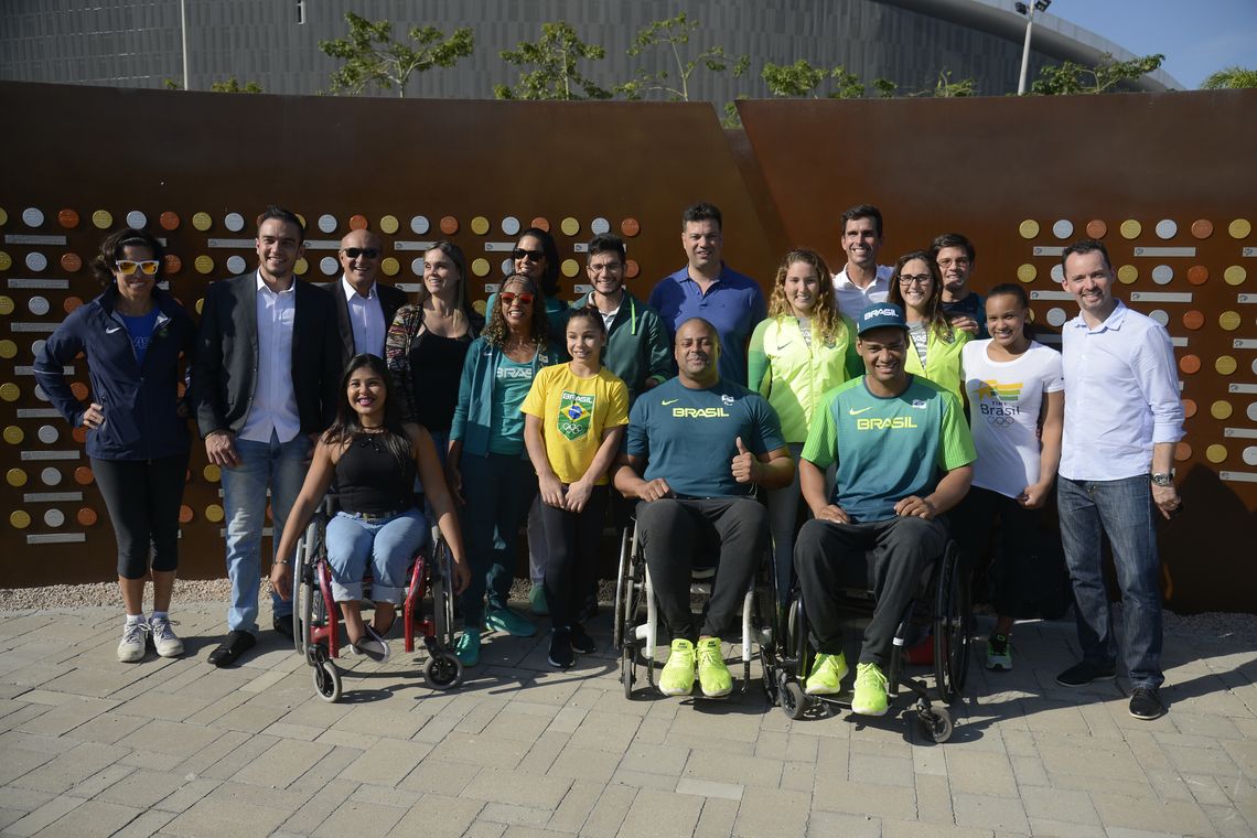 Tomaz Silva/Agência Brasil Rio de Janeiro - Atletas e autoridades durante o anúncio da nova lista de contemplados do Programa Bolsa Atleta, no Parque Olímpico da Barra (Tomaz Silva/Agência Brasil)