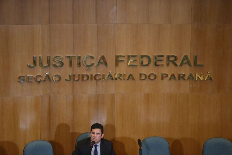 Futuro ministro da Justiça, Sergio Moro concede primeira entrevista coletiva