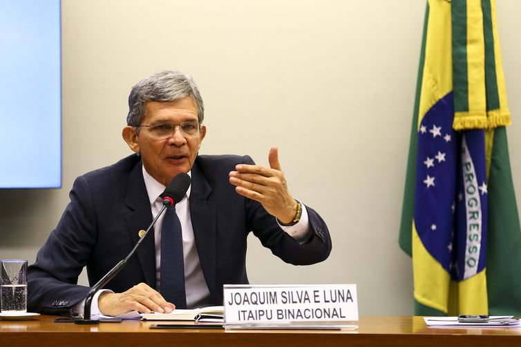 O Diretor-Geral da Itaipu Binacional, Joaquim Silva e Luna, participa de audiência pública na comissão de minas e energia da Câmara dos Deputados.