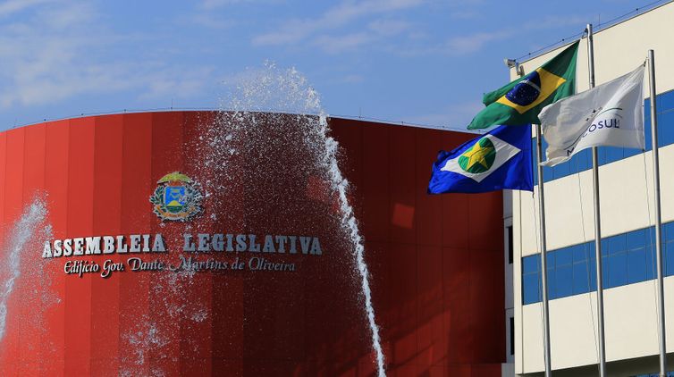 A operação está sendo conduzida pelo Grupo de Atuação Especial Contra o Crime Organizado (Gaeco)