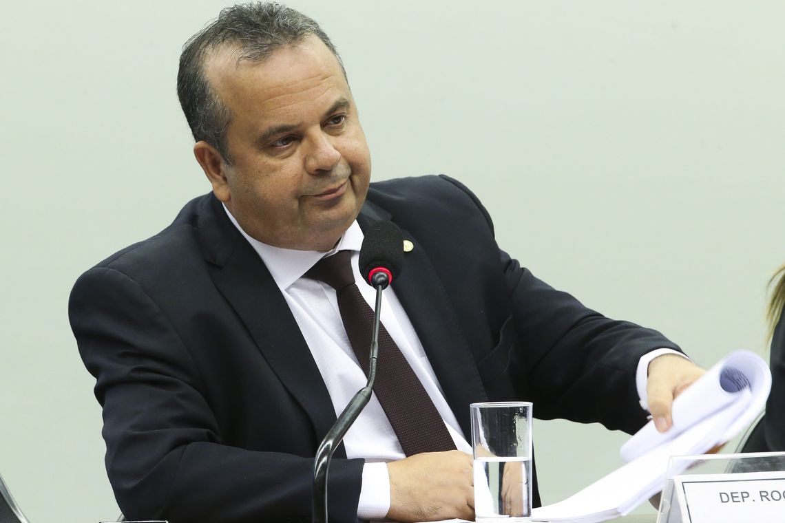 Antonio Cruz/ Agência Brasil Brasília - O deputado Rogério Marinho, relator do projeto da reforma trabalhista (PL 6.787/16), apresenta o parecer sobre a proposta (Antonio Cruz/Agência Brasil)