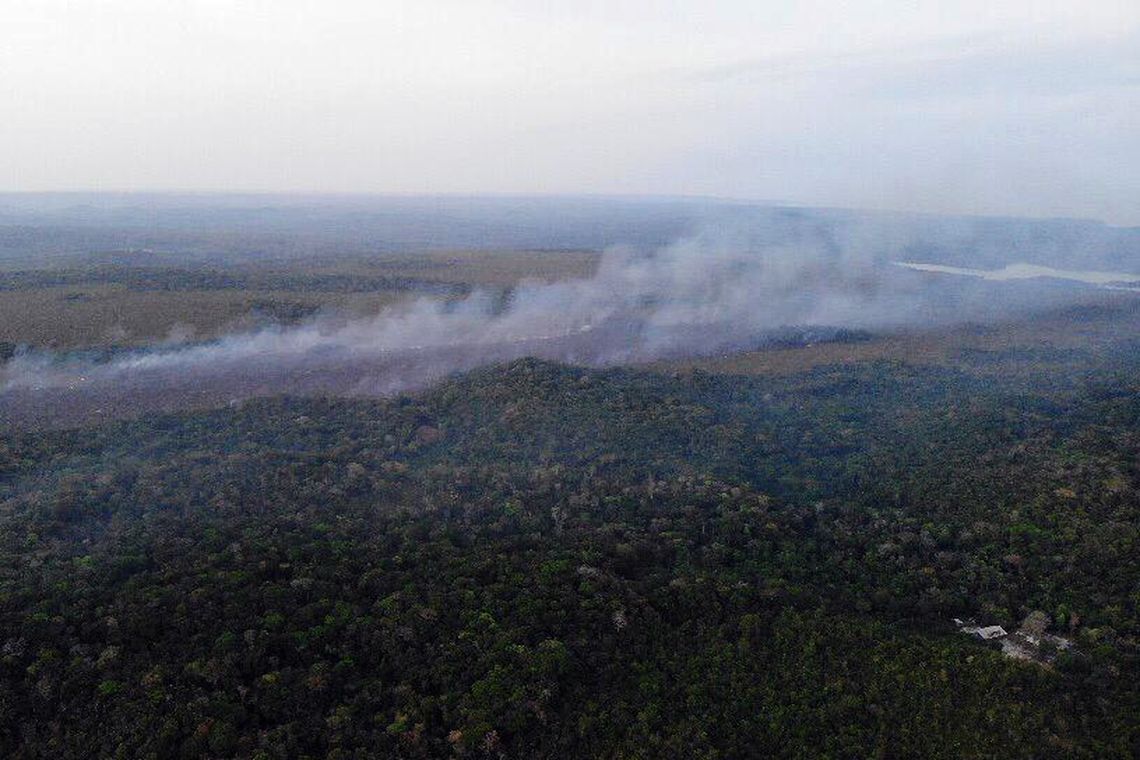 Fotos aéreas , incêndio Alter do Chão