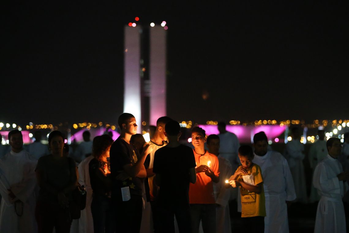 Marcello Casal jr/Agência Brasil Brasília - Arquidiocese de Brasília realiza missa solene e procissão durante Festa da Padroeira - Nossa Senhora Aparecida, na Esplanada dos Ministérios (Marcello Casal Jr/Agência Brasil)