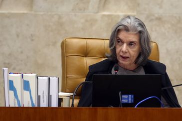 A presidente do Supremo Tribunal Federal (STF), ministra Cármen Lúcia, durante sessão plenária.