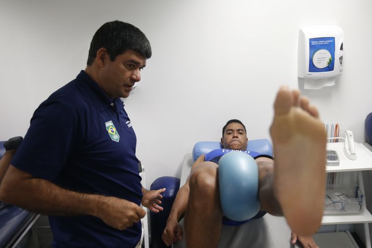 O atleta do badminton, Ygor Coelho, no Laboratório Olímpico do Centro de Treinamento Time Brasil, no Parque Aquático Maria Lenk, zona oeste do Rio de Janeiro. 