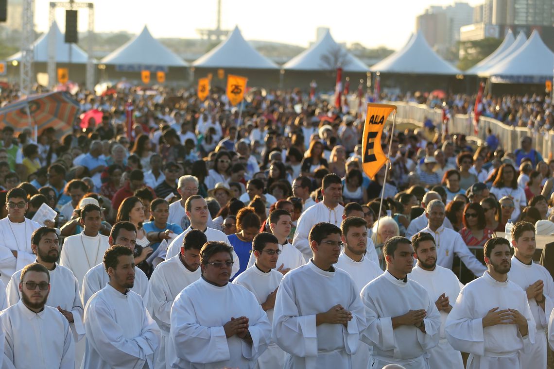 Marcello Casal jr/Agência Brasil Brasília - Arquidiocese de Brasília realiza missa solene e procissão durante Festa da Padroeira - Nossa Senhora Aparecida, na Esplanada dos Ministérios (Marcello Casal Jr/Agência Brasil)