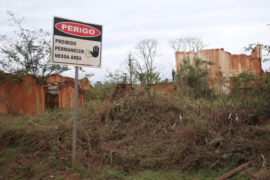 José Cruz/Agência Brasil Mariana (MG) - Ruínas em Bento Rodrigues, distrito de Mariana, dois anos após a tragédia do rompimento da Barragem de Fundão, da mineradora Samarco (José Cruz/Agência Brasil)