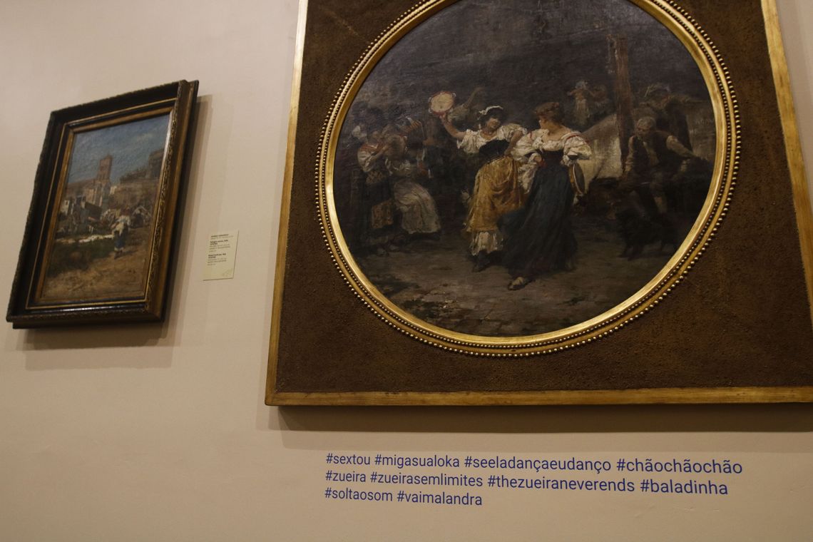 Fernando Frazão/Agência Brasil Exposição Hashtags da Arte, no Museu Nacional de Belas Artes, usa palavras-chave da internet em obras do acervo para engajar o público nas redes sociais.