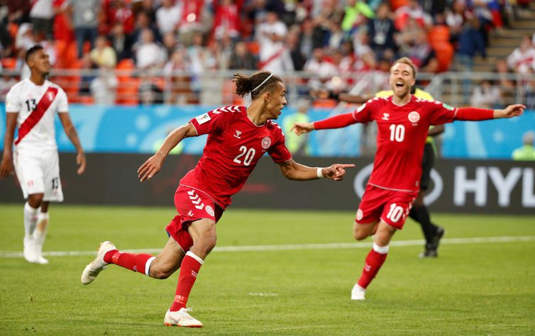 Copa 2018: Peru e Dinamarca. Comemoração do primeiro gol da Dinamarca. 