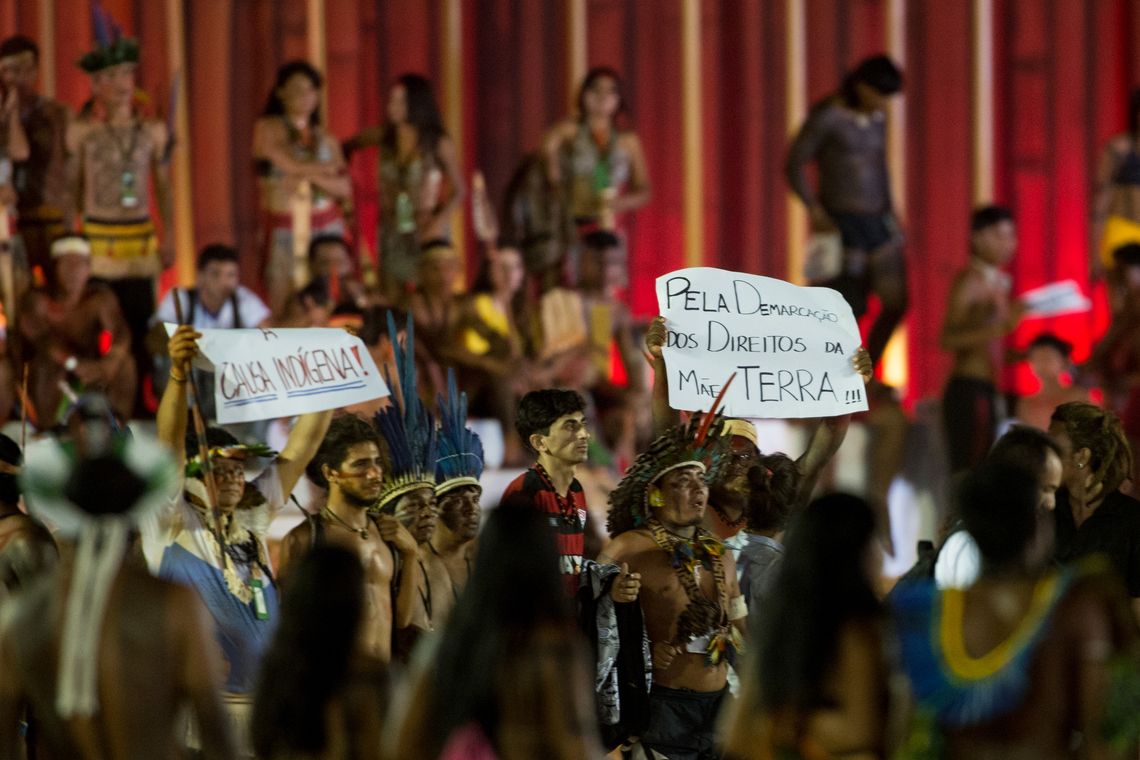Marcelo Camargo/Agência Brasil Palmas (TO) - Indígenas de diversas etnias interrompem as competições dos Jogos Mundiais dos Povos Indígenas em protesto contra a PEC 215 (Marcelo Camargo/Agência Brasil)