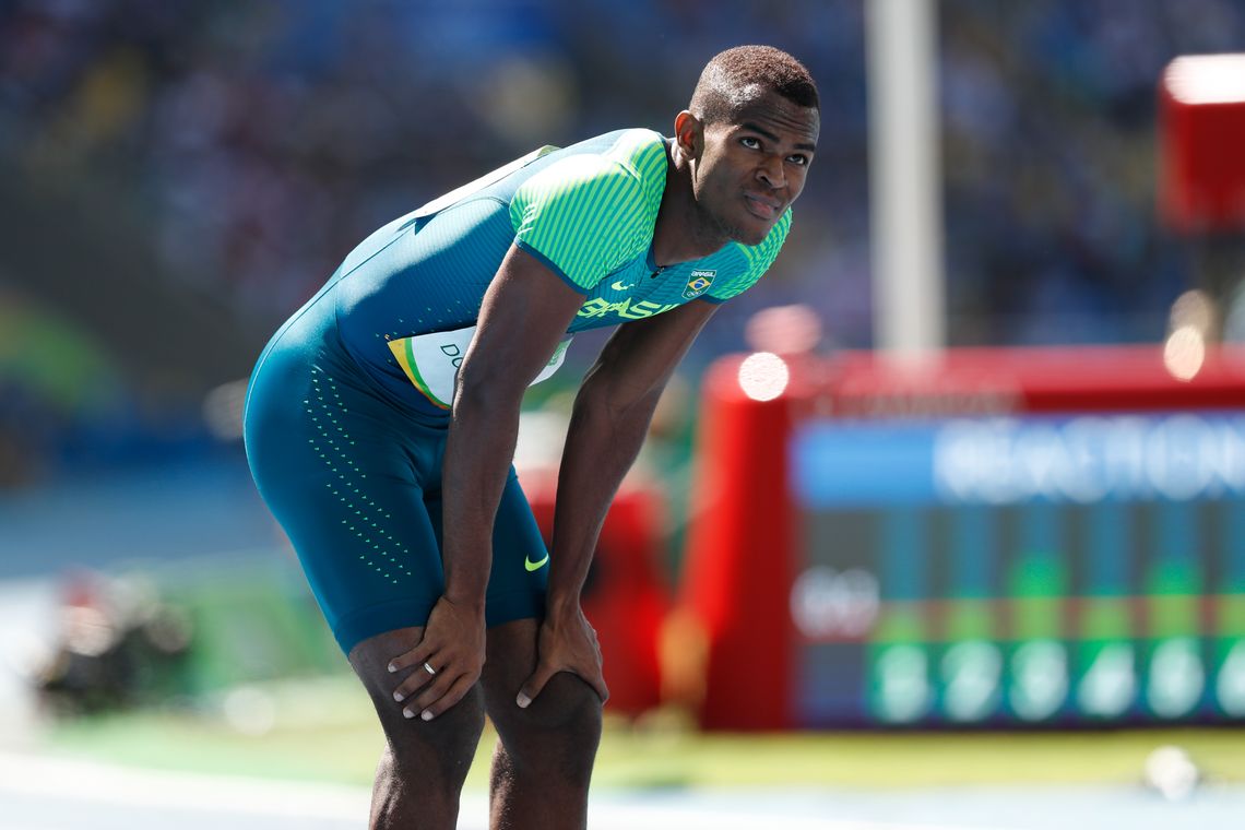 Fernando Frazão/Agência Brasil Rio de Janeiro - O brasileiro Vitor Hugo dos Santos termina em quinto lugar na sua bateria e não se classifica na prova de 100 metros rasos de atletismo (Fernando Frazão/Agência Brasil)