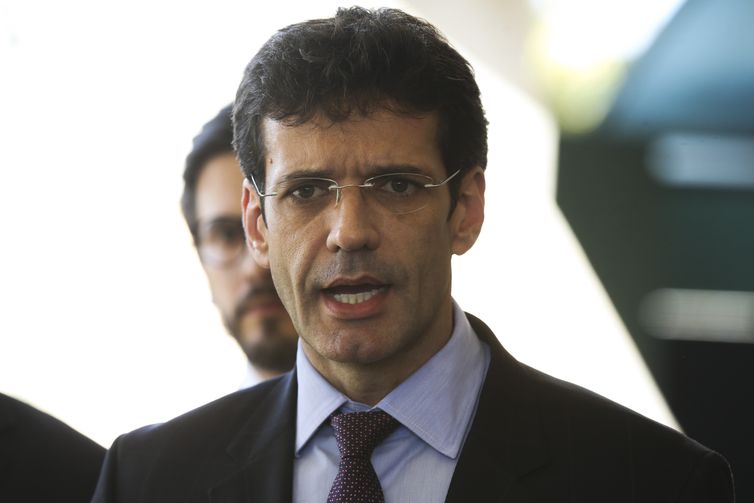 O futuro ministro do Turismo no governo de Jair Bolsonaro, deputado federal Marcelo Ãlvaro Antônio, fala à imprensa, no CCBB.