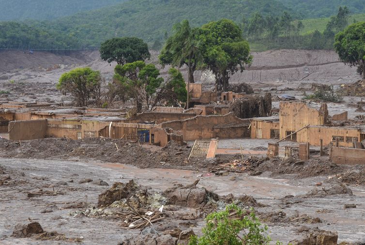 Mariana (MG) - Distrito de Bento Rodrigues, em Mariana (MG), atingido pelo rompimento de duas barragens de rejeitos da mineradora Samarco (Antonio Cruz/Agência Brasil)