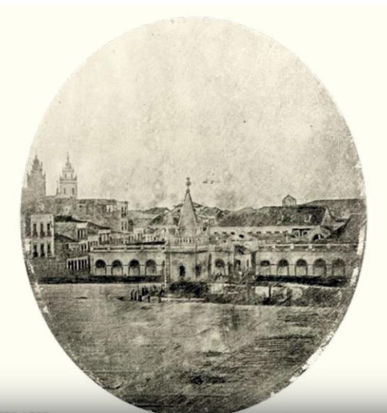 Chafariz colonial no Largo do Paço, Rio de Janeiro. Daguerreótipo atribuído a Louis Comte, de 1840, reproduzido no livro O Oriental Hydrographe e a fotografia.